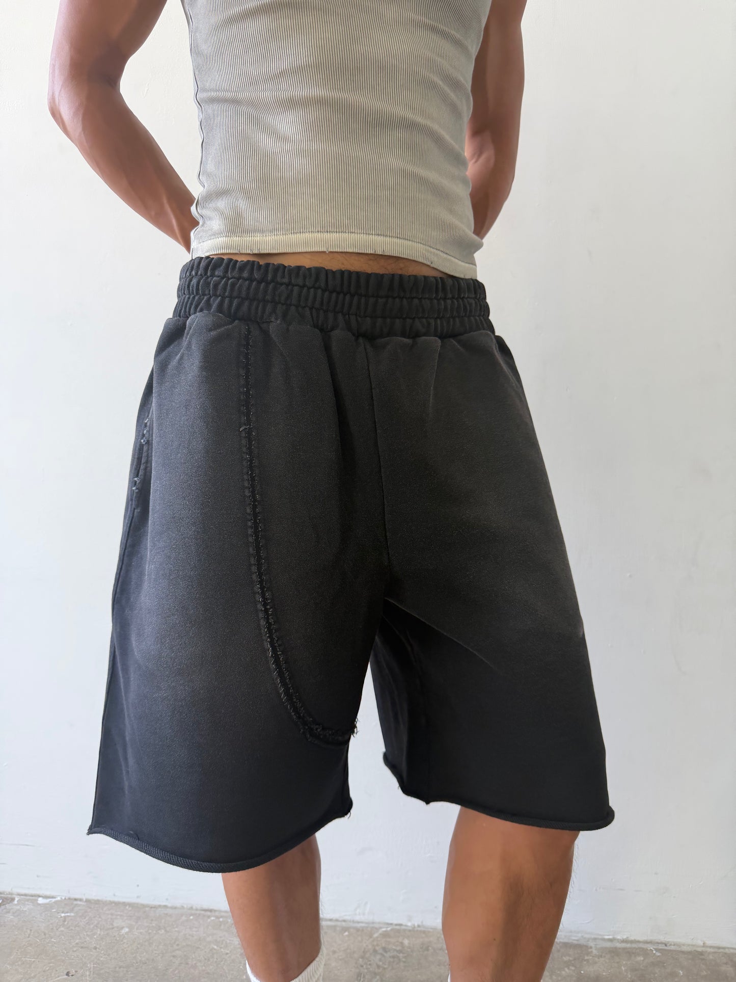 INSERT SWEATSHORTS