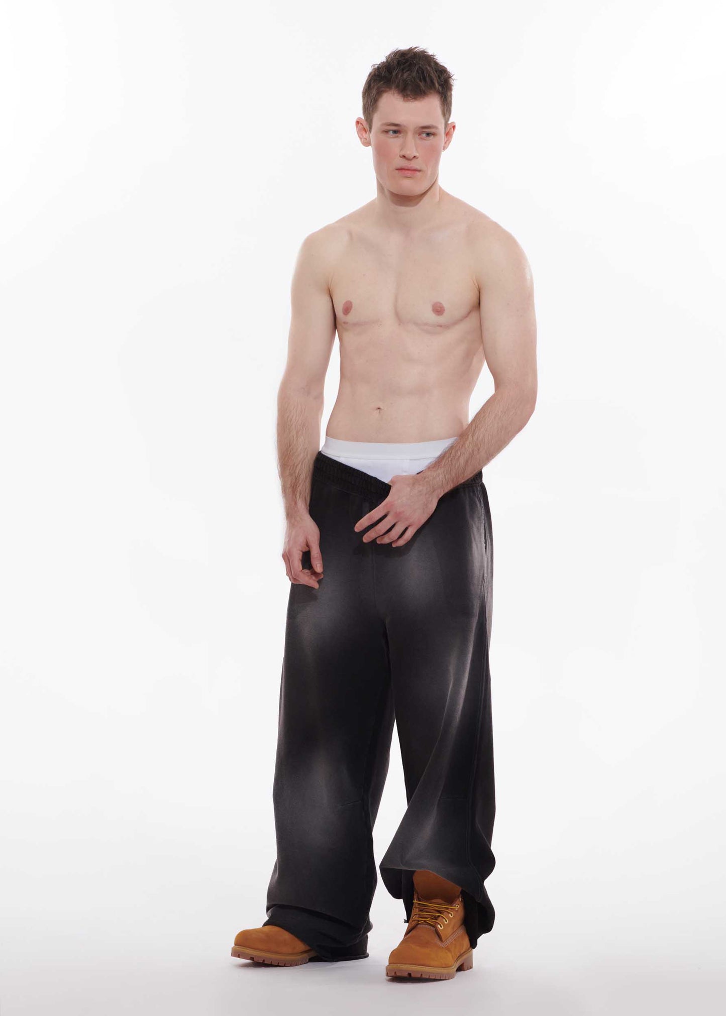 CORE BAGGY SWEATPANTS